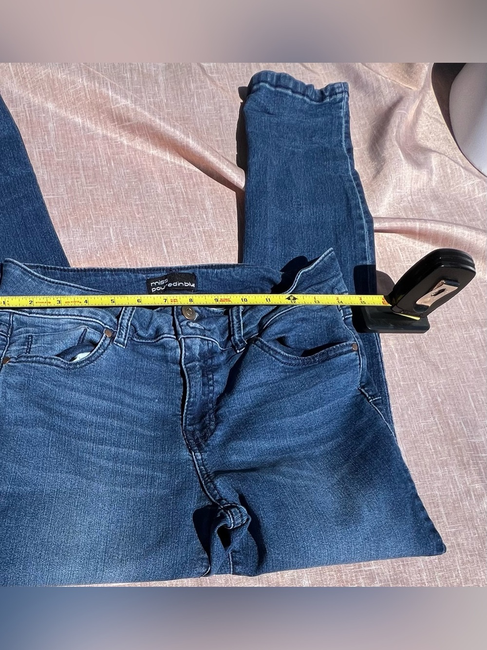 Miss Pour in blue. Cropped Women's Jeans. Ankle-Length Stretch Denim. Size 6.